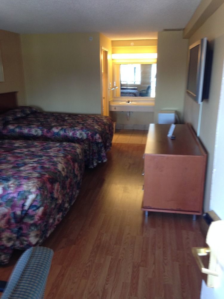 Travelodge By Wyndham Tacoma Near Mcchord Afb Eksteriør bilde