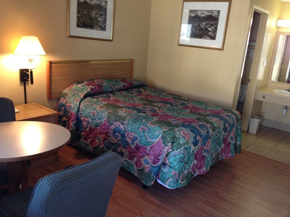 Travelodge By Wyndham Tacoma Near Mcchord Afb Eksteriør bilde